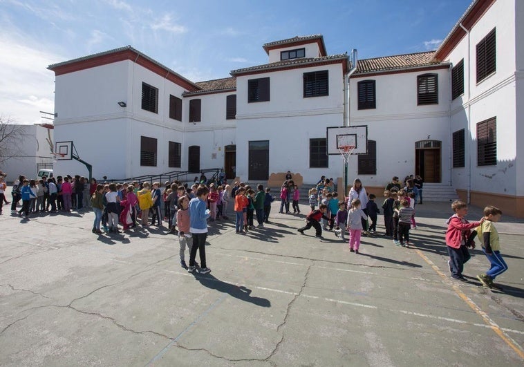 «Nos están limitando dónde matricular a nuestros hijos, hay mucha resignación»
